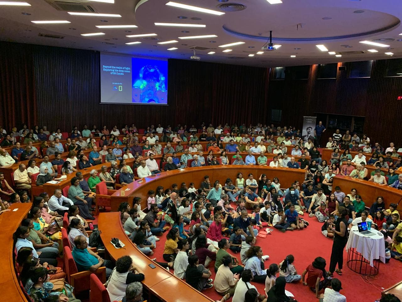 Into the Ocean’s Depths: Oceanswell Hosts Two Evenings of Engaging Ocean Storytelling in Colombo